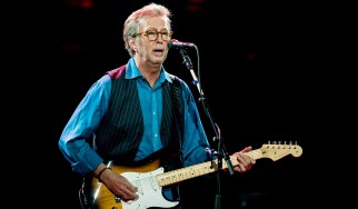 O Eric Clapton διασκευάζει Prince