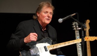 Πέθανε ο θρυλικός session κιθαρίστας Reggie Young
