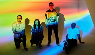 Νέο άλμπουμ-έκπληξη με διασκευές από τους Weezer