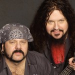 Σιδερένιος φράχτης στους τάφους των Dimebag Darrell και Vinnie Paul των Pantera