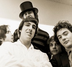 Ένα βιβλίο για τους 13th Floor Elevators