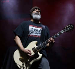Kim Thayil: «Η συναυλία στη μνήμη του Chris Cornell έμοιαζε με ανοιχτή πληγή» 