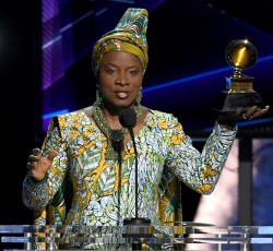 Τα Βραβεία Grammy μετονομάζουν την κατηγορία "World Music" εξαιτίας «συνδέσεων του τίτλου με την αποικιοκρατία» 