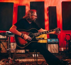 Νέος δίσκος από τον Barry Gibb (Bee Gees) με πληθώρα καλεσμένων