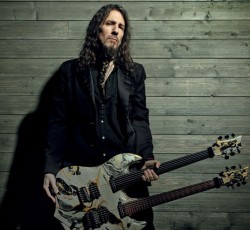 Ron "Bumblefoot" Thal: «Όσο περνά ο καιρός ο κόσμος θα εκτιμά το "Chinese Democracy" περισσότερο»