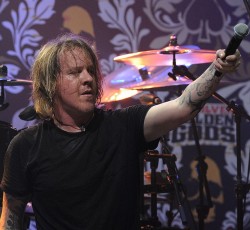 O Burton C. Bell αποχωρεί από τους Fear Factory 