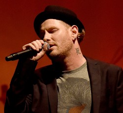 Ο Corey Taylor μιλά για τον επερχόμενο προσωπικό του δίσκο 