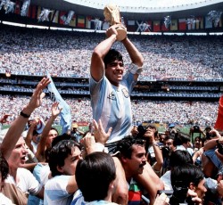 Η rock κοινότητα για τον θάνατο του Diego Maradona