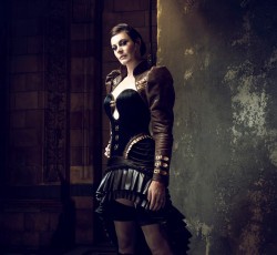 Metal διασκευή του "Let It Go" από την Floor Jansen (Nightwish) 