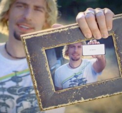 Οι Nickelback παρωδούν το video-clip του "Photograph"  
