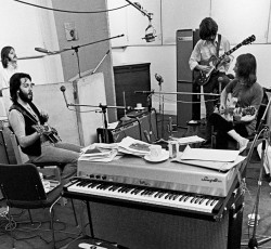 Beatles: Ανακοινώθηκε η κυκλοφορία του βιβλίου "The Beatles: Get Back" 