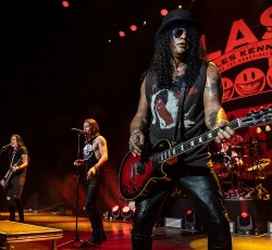 Νέος δίσκος από τους Slash ft. Myles Kennedy And The Conspirators