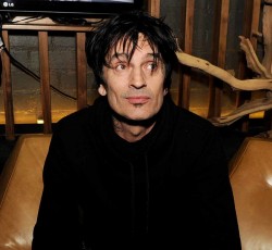Tommy Lee: «Υποδέχθηκα την άφιξη των Nirvana με ανοιχτές αγκάλες» 