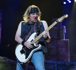 Adrian Smith: «Η κατάθλιψη ήταν χαρακτηριστικό μου στα '80s» 