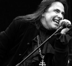 Ένα documentary για τον Andre Matos 