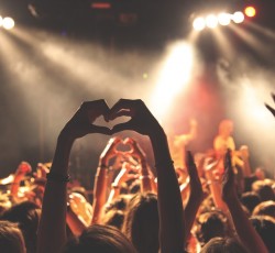 Ανακοίνωση του Πανελλήνιου Συνδέσμου Διοργανωτών Πολιτιστικών Εκδηλώσεων σχετικά τον αποκλεισμό του μουσικού κλάδου 