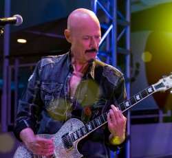 Έφυγε από την ζωή ο περιζήτητος κιθαρίστας Bob Kulick 