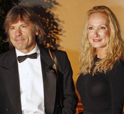 Νεκρή η πρώην σύζυγος του Bruce Dickinson 