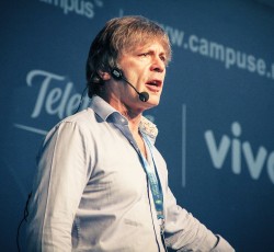 Bruce Dickinson: «Οι Iron Maiden δεν θα αποσυρθούν ποτέ…» 