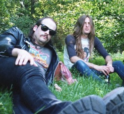 Από Bryan Adams μέχρι Bathory στο άλμπουμ διασκευών των Cauldron 