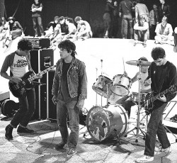 Επετειακή επανέκδοση από τους Circle Jerks για τα 40 χρόνια του "Group Sex"  