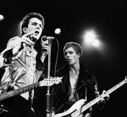 Στα σκαριά νέα βιογραφική ταινία για τους Clash 