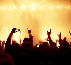 Πείραμα σχετικά με την εξάπλωση του κορονοϊού σε συναυλίες με συμμετοχή θεατών 