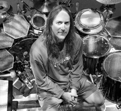 Έτοιμος για νέο EP των Tool o Danny Carey 