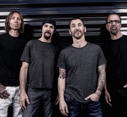 Οι Godsmack συνοδεύουν 400 μαθητές σε μια... αξέχαστη διαδρομή