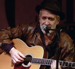 Έφυγε από τη ζωή ο Gordon Haskell, πρώην τραγουδιστής και μπασίστας των King Crimson 