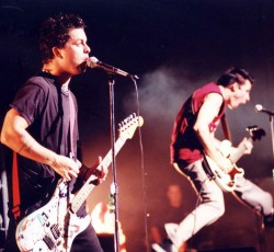 Οι Green Day ανακοινώνουν επετειακή επανέκδοση για τα 25 χρόνια του "Insomniac" 