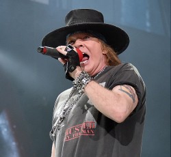 "Knockin' Οn Heaven's Door": Οι Guns N' Roses αφιερώνουν στον Kobe Bryant