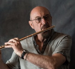 Όταν ο Ian Anderson πούλησε την Stratocaster του Lemmy 