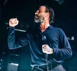 "Mr. Motivator": Οι Idles επιστρέφουν με νέο κομμάτι 