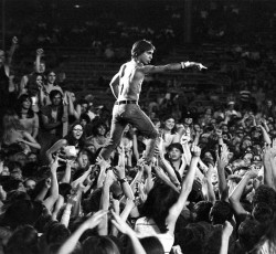 Κυκλοφορεί ολόκληρη η τελευταία ζωντανή εμφάνιση των αυθεντικών Stooges 