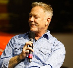 James Hetfield: Η πρώτη δημόσια εμφάνιση μετά από το πρόγραμμα αποτοξίνωσης