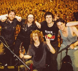 Οι King Gizzard & The Lizard Wizard ανακοινώνουν νέο συναυλιακό φιλμ 