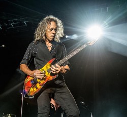 Ο Kirk Hammett γράφει horror κομμάτια