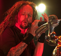 Οι Korn κυκλοφορούν την ακουστική εκδοχή του "Can You Hear Me?" 