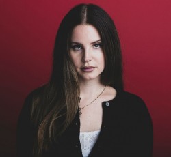 Ποιητική συλλογή θα κυκλοφορήσει η Lana Del Rey 