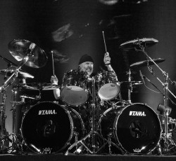 Lars Ulrich: «Υποστηρίζω τον ήχο των τυμπάνων του "St. Anger" 100%»