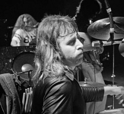 «Έφυγε» ο σπουδαίος ντράμερ Lee Kerslake 