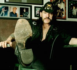  Μάσκες του Lemmy κυκλοφορούν οι Motorhead 
