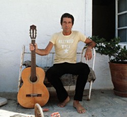 Ύδρα και κλημεντίνες στο νέο videoclip του Leonard Cohen 