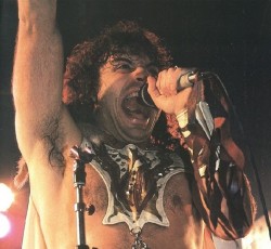Οι Manowar ανοίγουν τα αρχεία τους