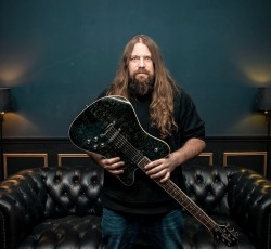 Ο Mark Morton διασκευάζει το "Black" των Pearl Jam 