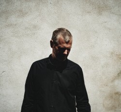 Ο Matt Elliott επιστρέφει στην Ελλάδα με νέο άλμπουμ ανά χείρας