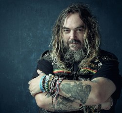 O Max Cavalera αποχωρίστηκε τα dreadlocks του 