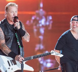 Γυναικείο ορχηστρικό σχήμα διασκευάζει Metallica 