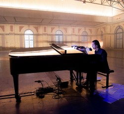 Δείτε τον Nick Cave να παίζει ζωντανά ένα νέο τραγούδι 